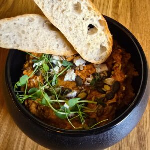 HUMMUS Z SUSZONYMI POMIDORAMI